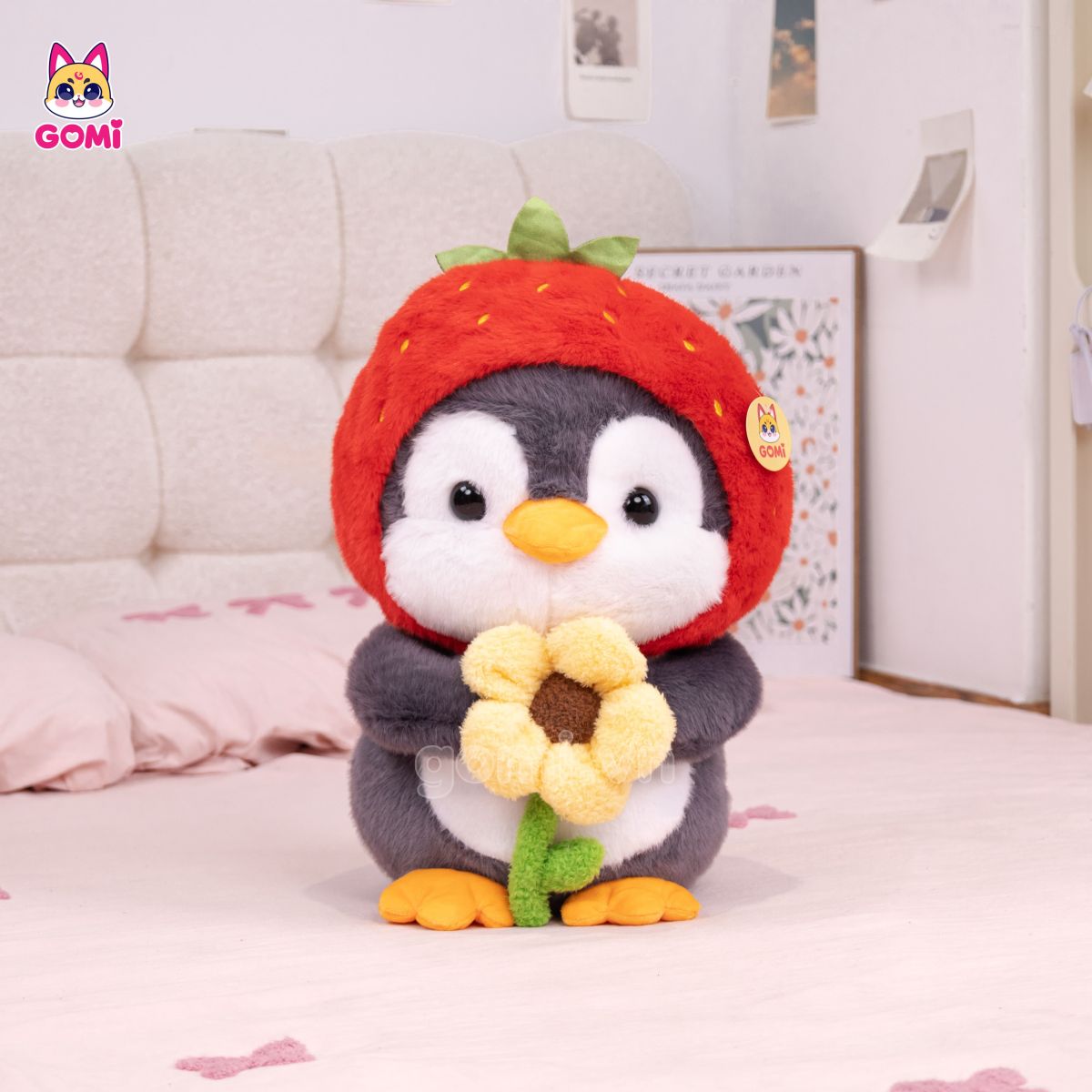 Gấu Bông Cánh Cụt Ôm Hoa