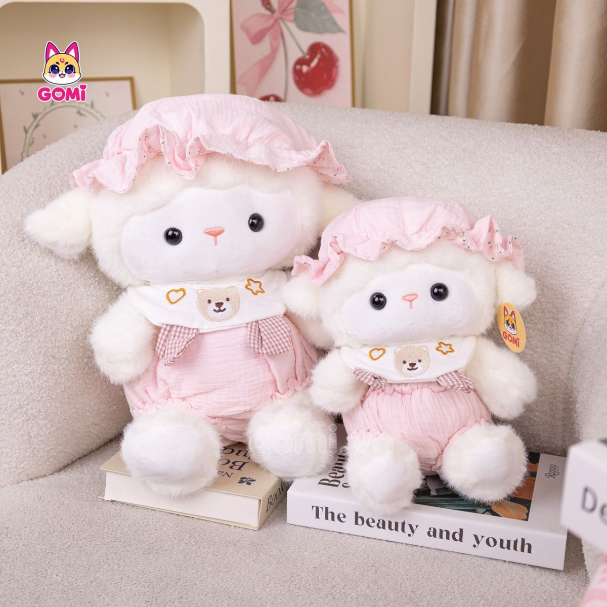 Gấu Bông Cừu Đội Mũ Yếm Gấu