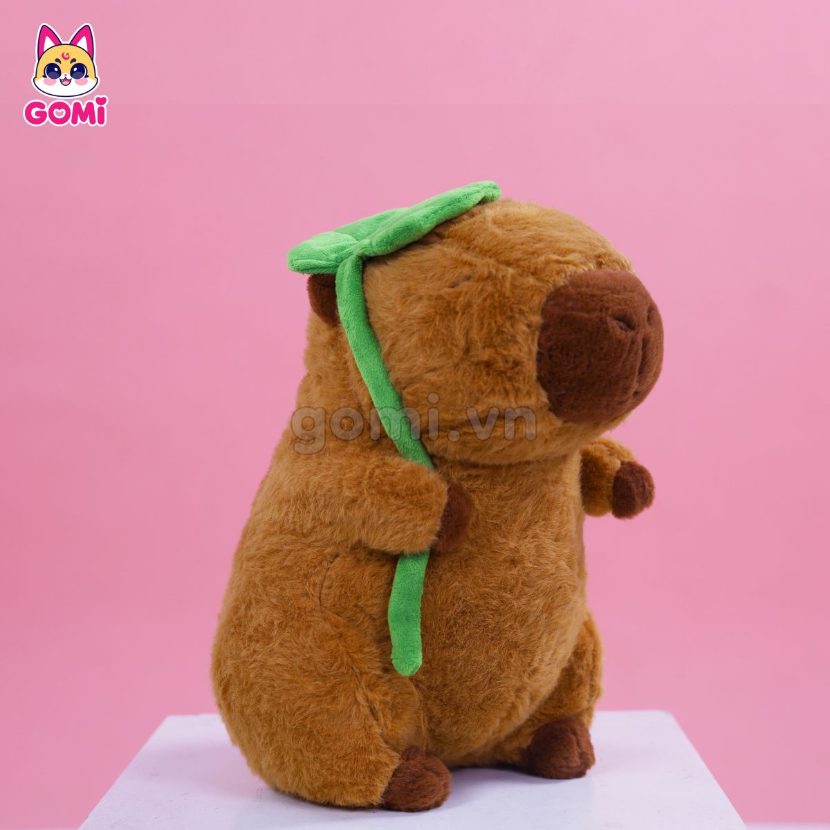 Gấu Bông Capybara Cầm Lá