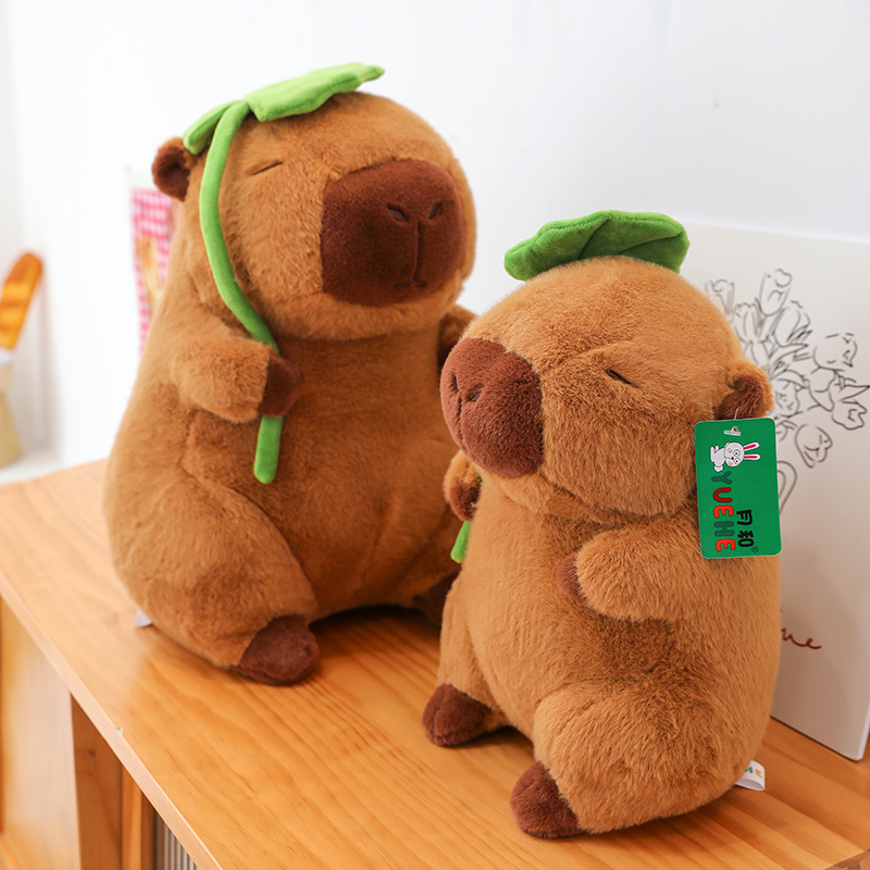 Gấu Bông Capybara Cầm Lá