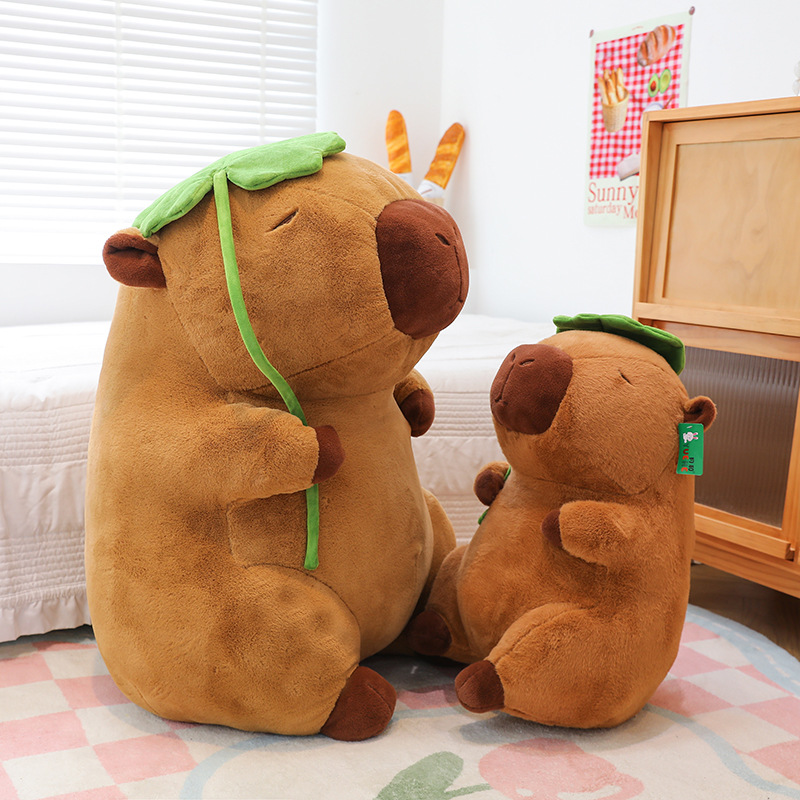 Gấu Bông Capybara Cầm Lá