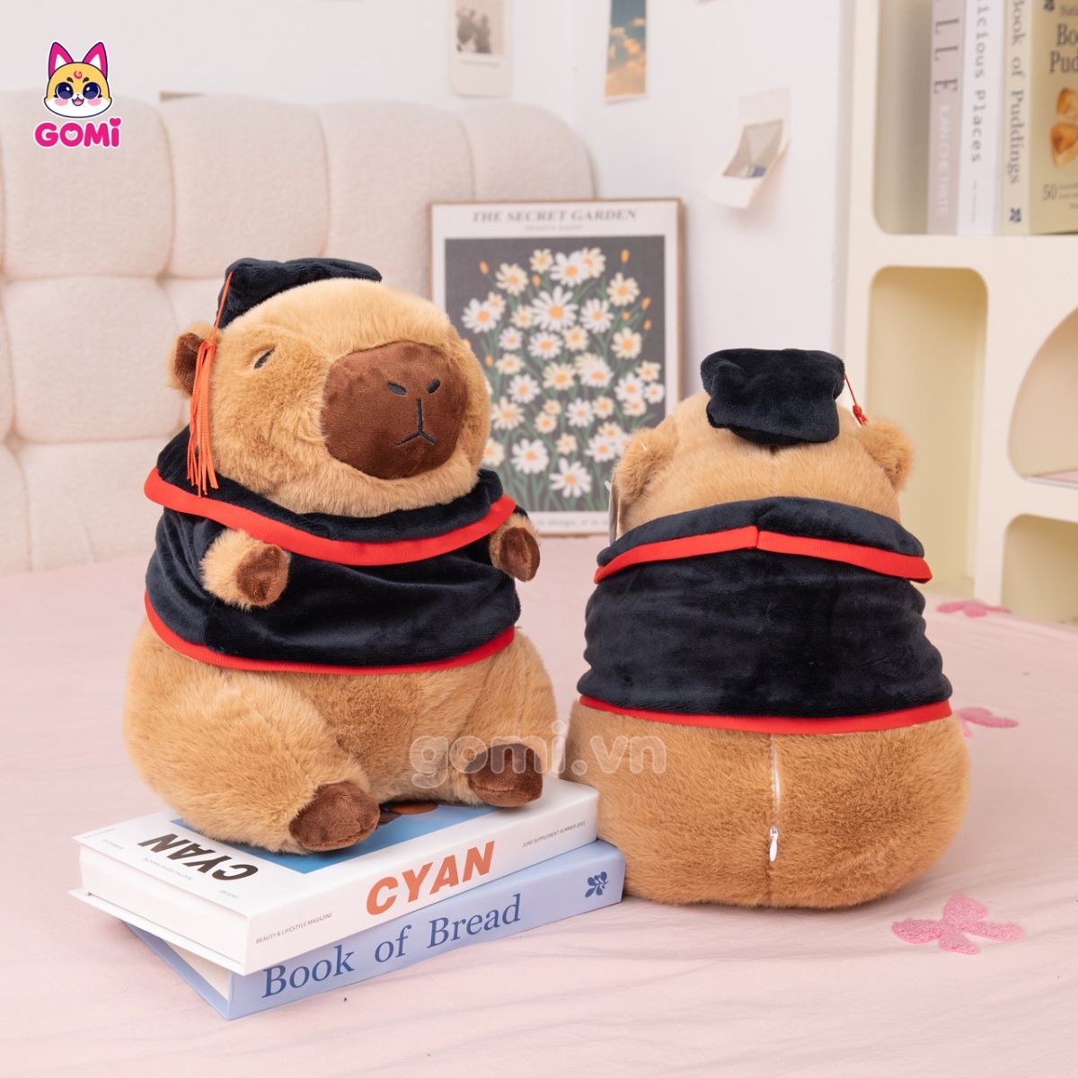 Gấu Bông Capybara Tốt Nghiệp