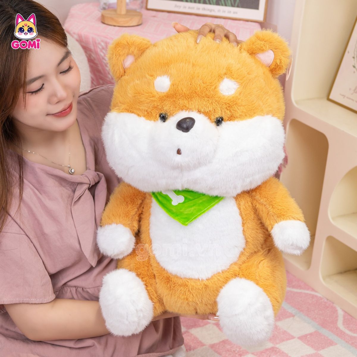Gấu Bông Chó Vàng Đeo Yếm Xanh