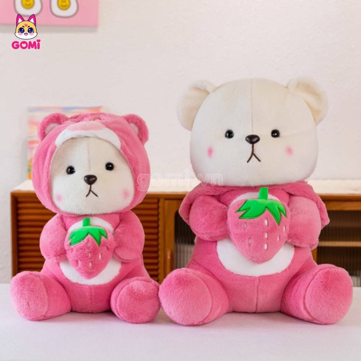 Gấu Lena Cosplay Lotso Ôm Dâu Hồng Nhạt