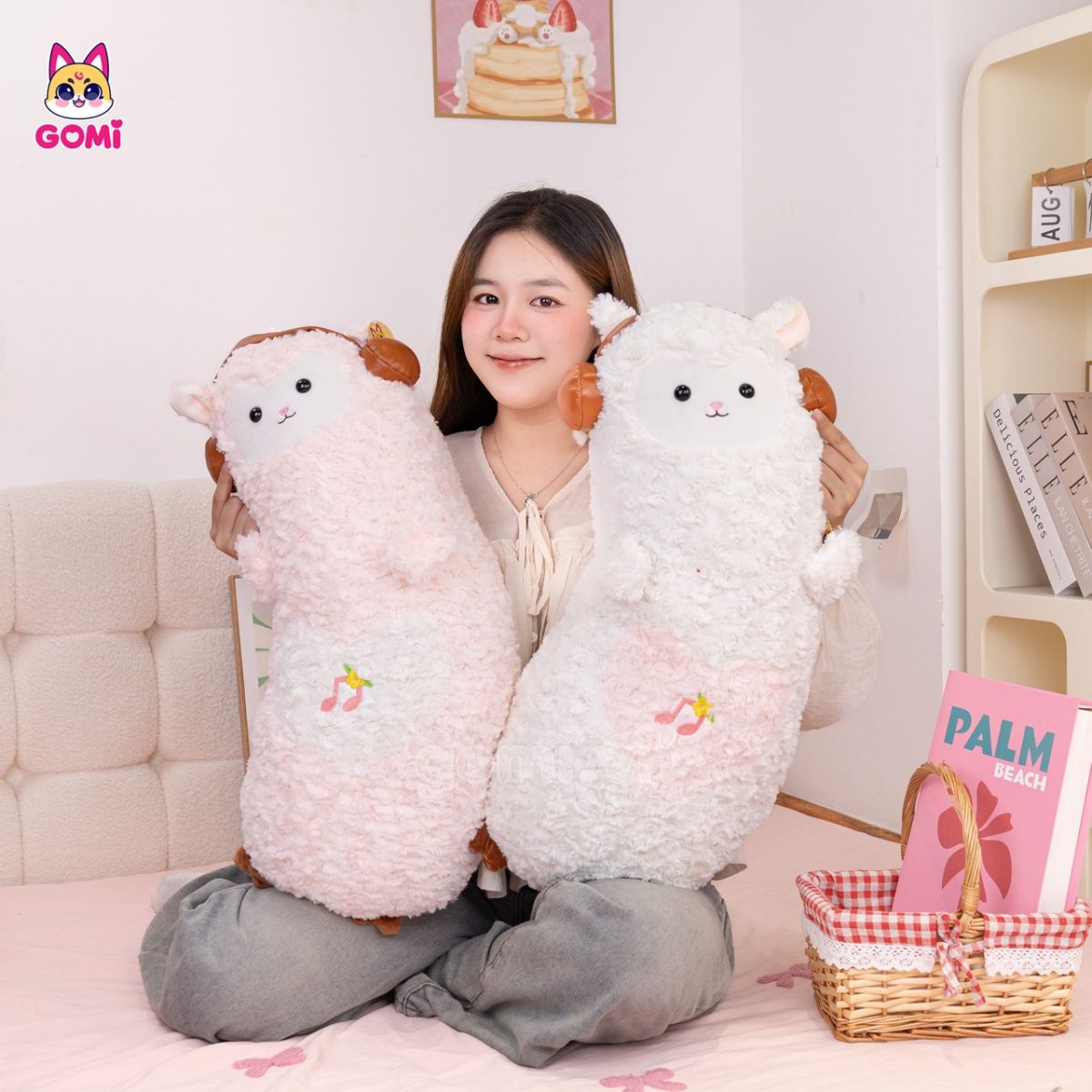 Gấu Bông Gối Ôm Cừu Đeo Tai Nghe