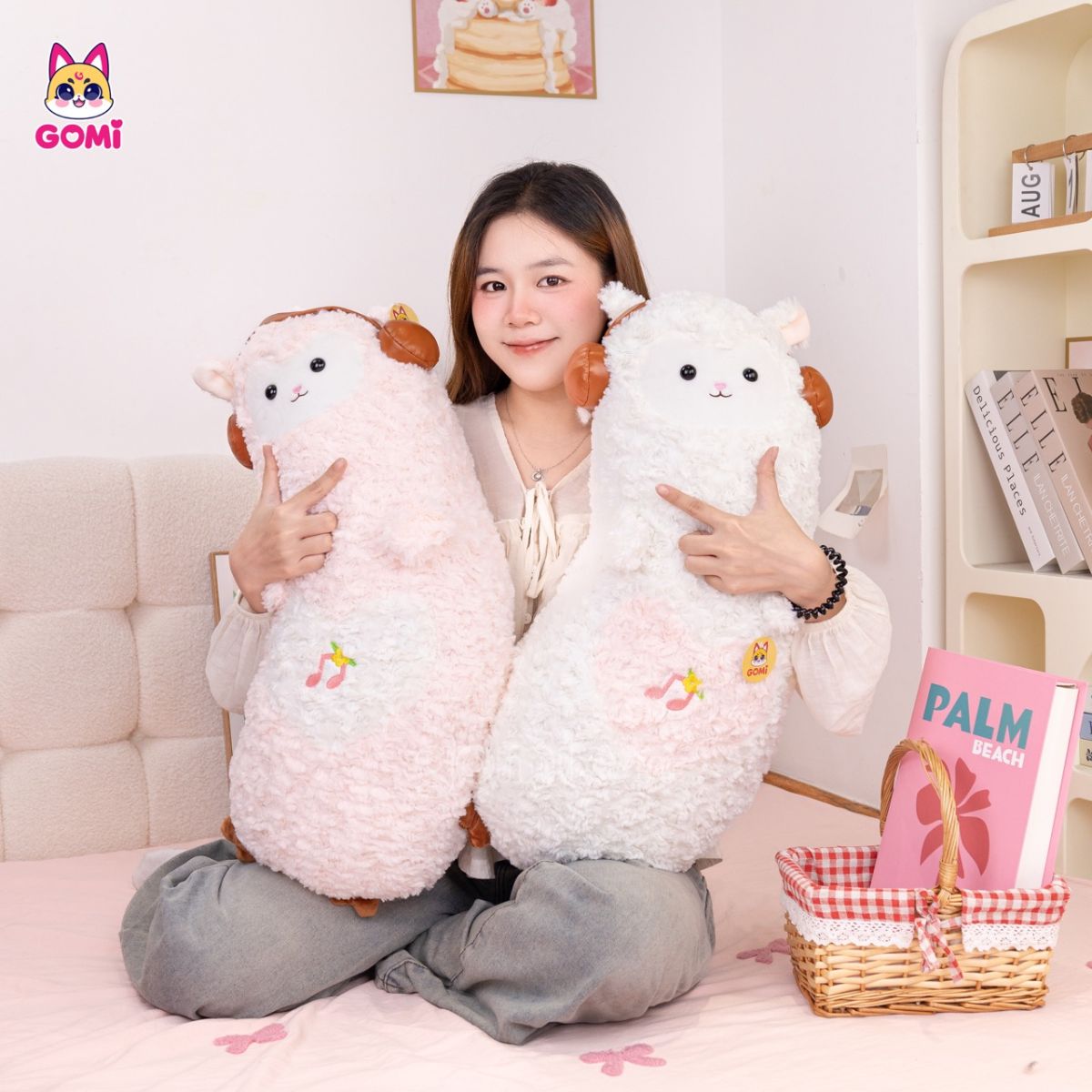 Gấu Bông Gối Ôm Cừu Đeo Tai Nghe