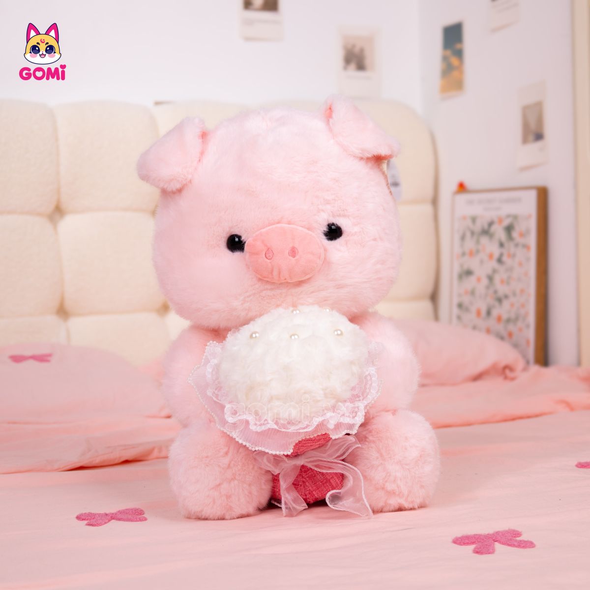 Gấu Bông Heo Ôm Bó Hoa