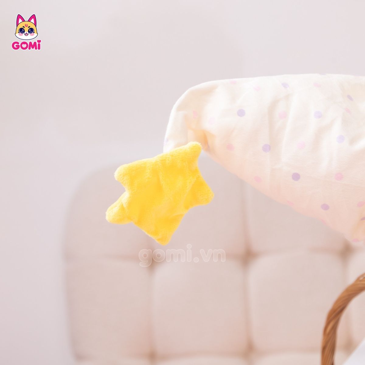 Gấu Bông Kitty Áo Choàng Đội Mũ Sao