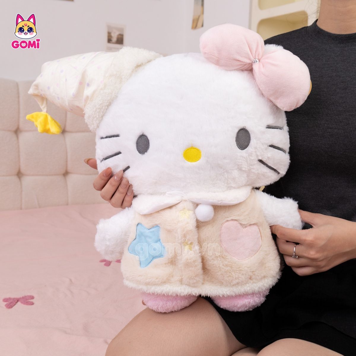 Gấu Bông Kitty Áo Choàng Đội Mũ Sao