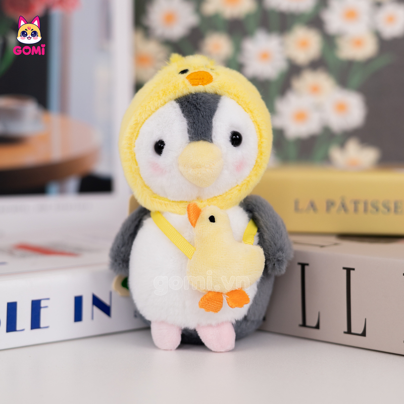 Móc Khóa Cánh Cụt Đeo Túi Đội Mũ