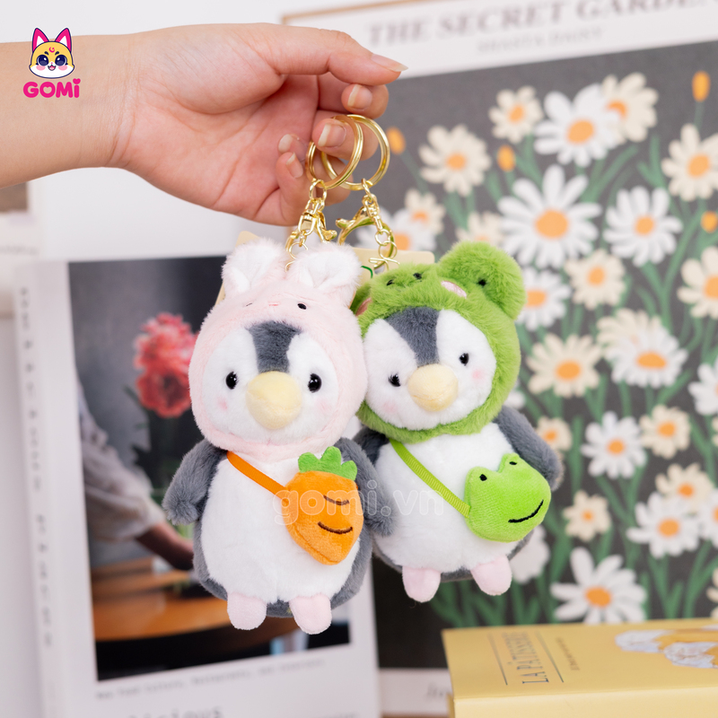 Móc Khóa Cánh Cụt Đeo Túi Đội Mũ
