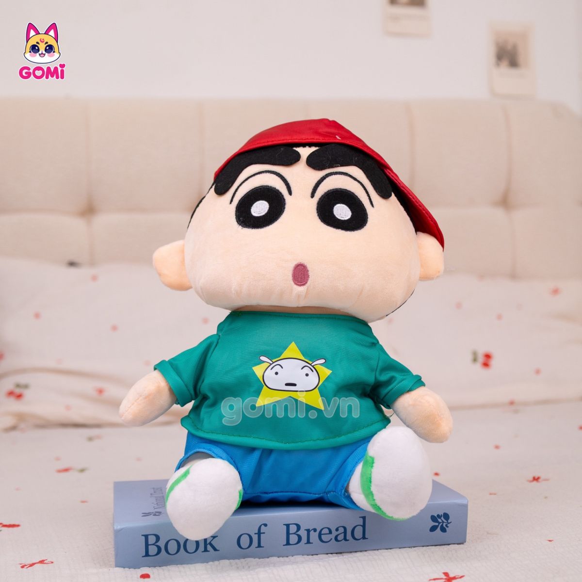 Gấu Bông Shin Đội Mũ Đỏ