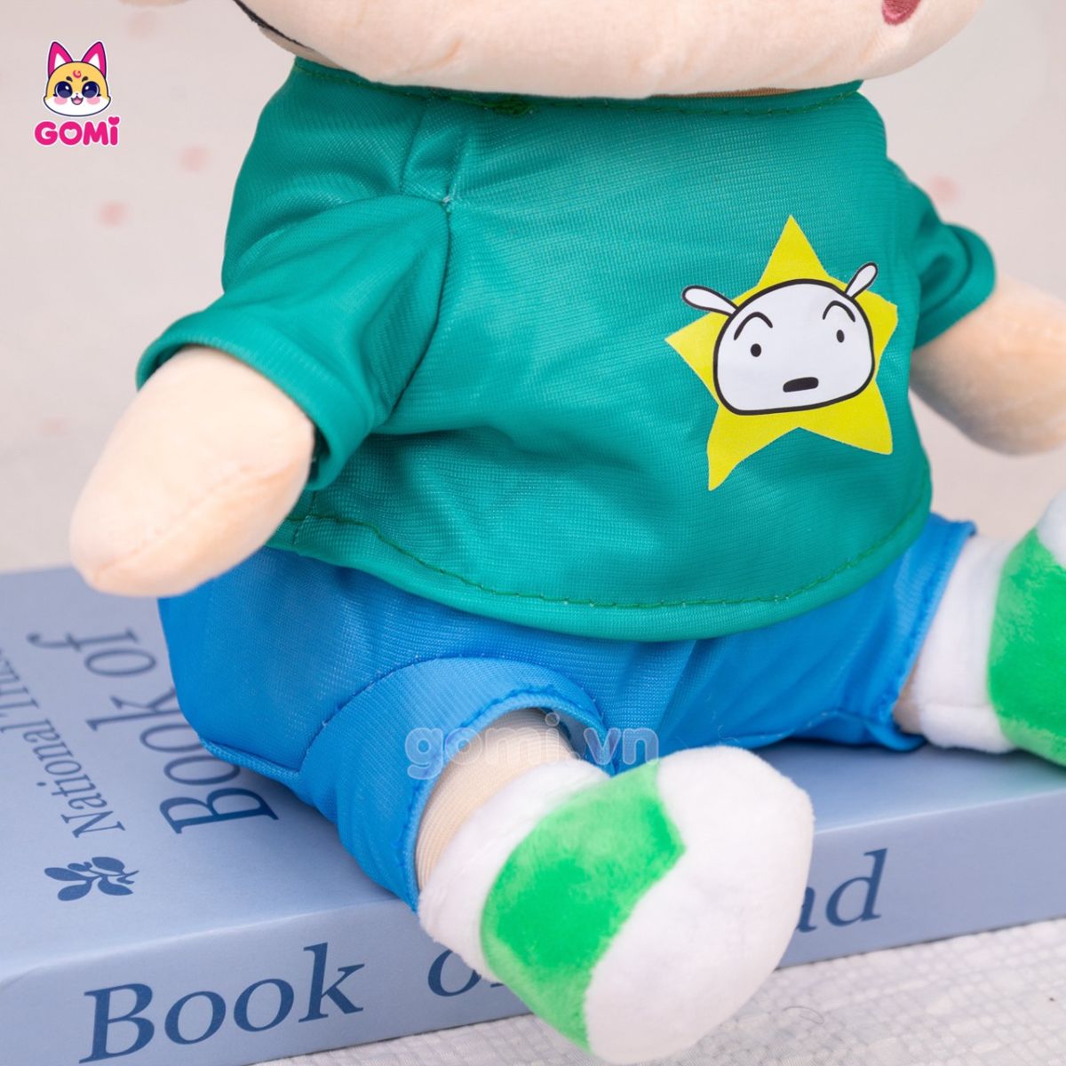 Gấu Bông Shin Đội Mũ Đỏ