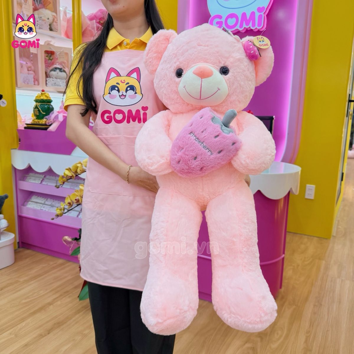 Gấu Bông Teddy Ôm Dâu Tây