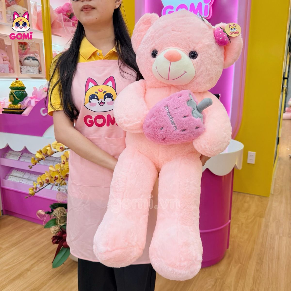 Gấu Bông Teddy Ôm Dâu Tây