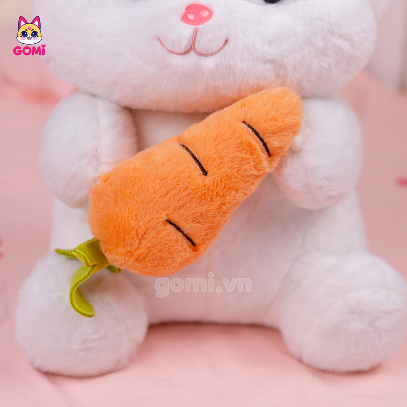 Gấu Bông Thỏ Trắng Mũi Hồng Ôm Cà Rốt