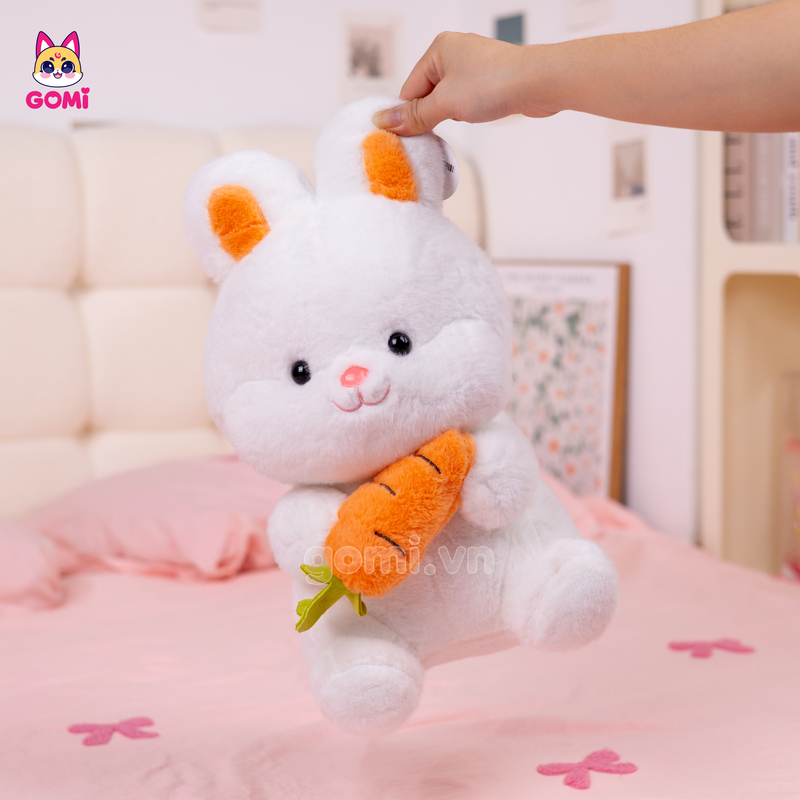 Gấu Bông Thỏ Trắng Mũi Hồng Ôm Cà Rốt